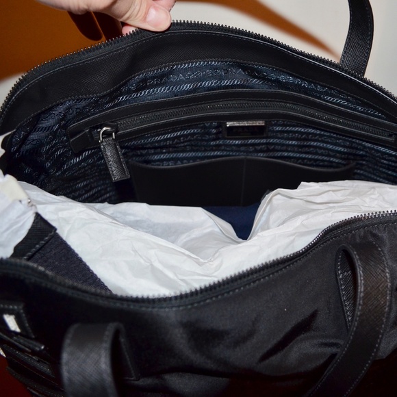 PRADA NYLON ZIPPER LEATHER HANDLE STRAP LOGO PATCH TOTE - Picture 4 of 9